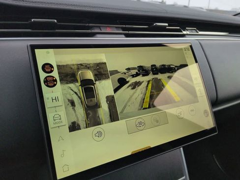 New 2026 Land Rover Range Rover SE image 30