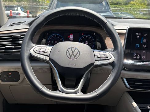 Used 2026 Volkswagen Atlas SE FWD image 30