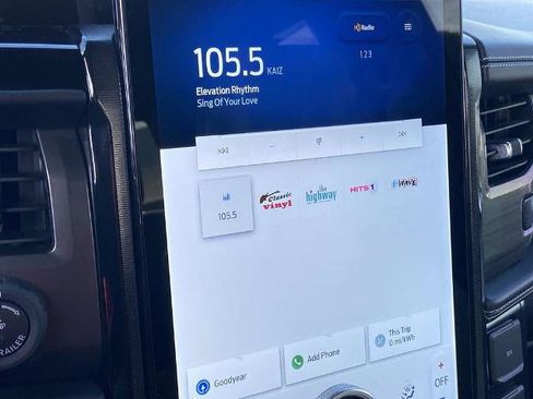 Used 2023 Ford F150 Lightning Platinum image 9