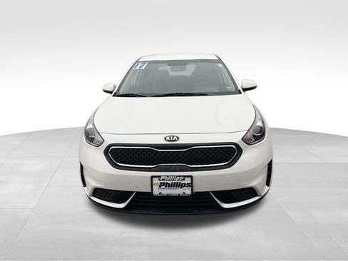 Used 2017 Kia Niro FE FWD image 2