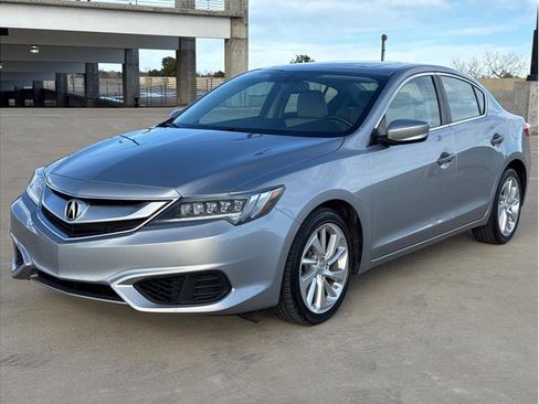 Used 2017 Acura ILX image 3
