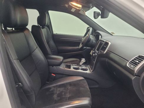 Used 2018 Jeep Grand Cherokee Laredo RWD image 21