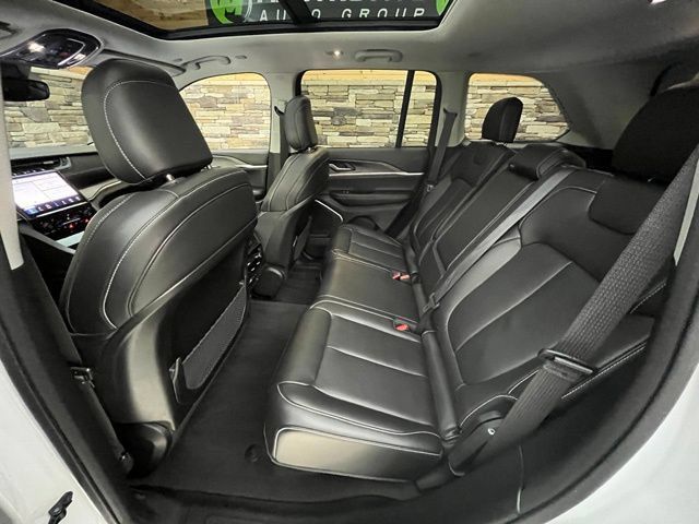 Used 2022 Jeep Grand Cherokee Limited AWD/4WD image 37