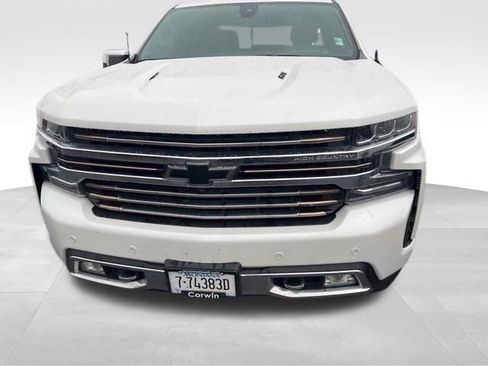 Used 2022 Chevrolet Silverado 1500 High Country w/ Technology Package AWD/4WD image 3