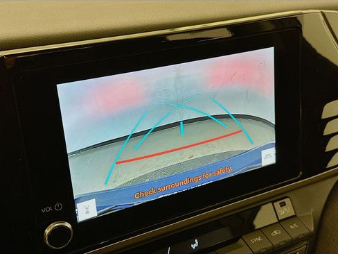 Used 2025 Toyota Camry LE image 23