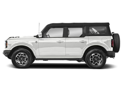 Used 2022 Ford Bronco Outer Banks w/ Sasquatch Package AWD/4WD image 2