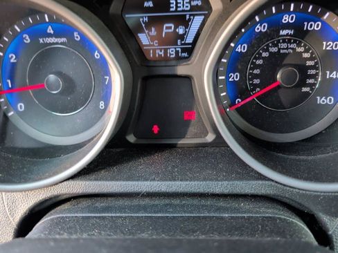 Used 2016 Hyundai Elantra Value Edition FWD image 3