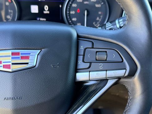 Used 2021 Cadillac XT6 Premium Luxury image 32