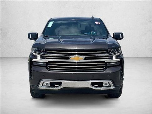 Used 2021 Chevrolet Silverado 1500 High Country w/ Technology Package RWD image 3