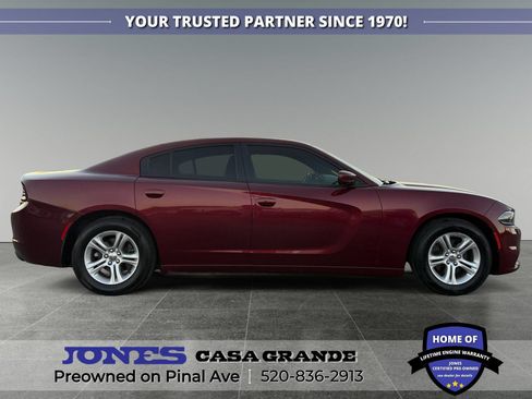 Used 2017 Dodge Charger SE RWD image 6