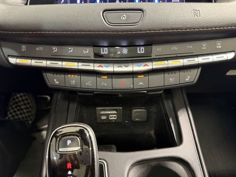 Used 2020 Cadillac XT4 Sport AWD/4WD image 18
