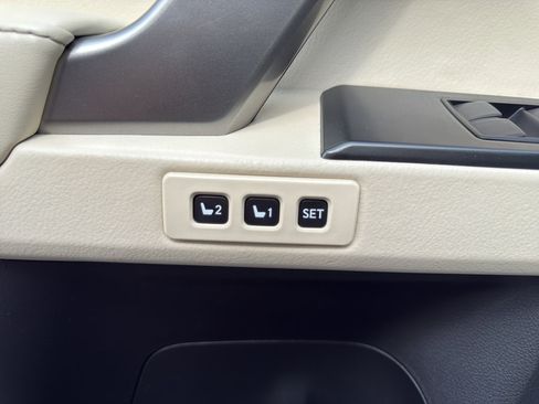 Used 2023 Lexus GX 460 Premium AWD/4WD image 18