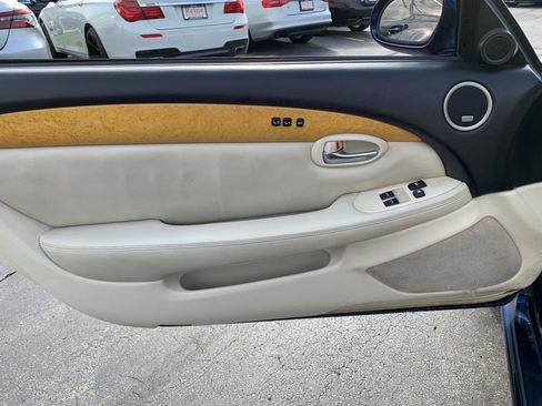Used 2002 Lexus SC 430 Convertible RWD image 5