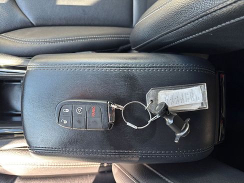 Used 2025 Jeep Compass Limited AWD/4WD image 21