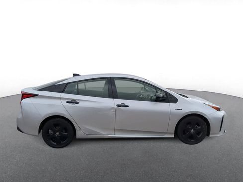 Used 2022 Toyota Prius L Eco image 9