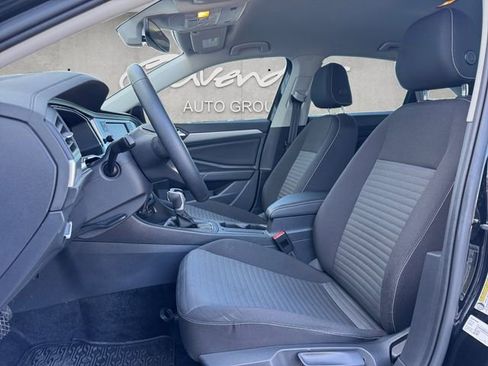 Used 2023 Volkswagen Jetta S image 19