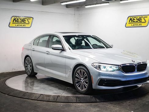 Used 2019 BMW 530e w/ Premium Package image 5