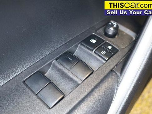 Used 2025 Toyota Corolla Cross L FWD image 23