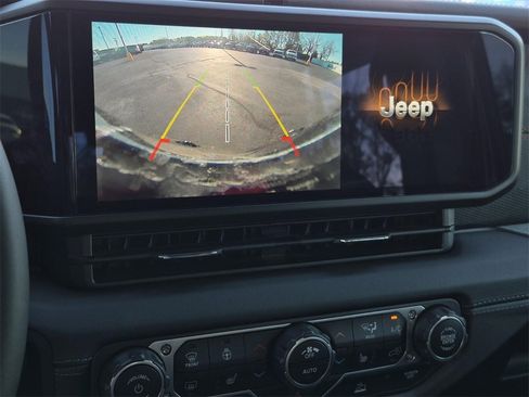 Used 2024 Jeep Wrangler Unlimited Rubicon w/ XTREMEE 35" Tire Package image 22