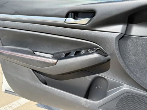 Used 2024 Nissan Altima 2.5 SR image 21