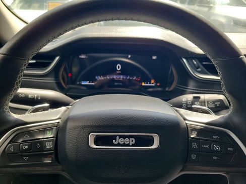 Used 2022 Jeep Grand Cherokee Limited RWD image 21