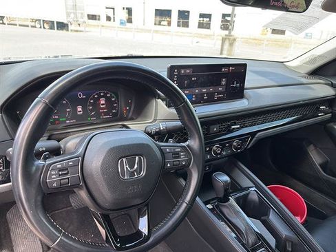 Used 2023 Honda Accord EX-L image 9