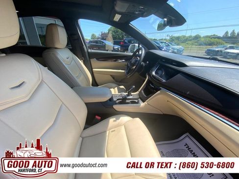 Used 2017 Cadillac XT5 Premium Luxury w/ LPO, Wheel Lock Package AWD/4WD image 12