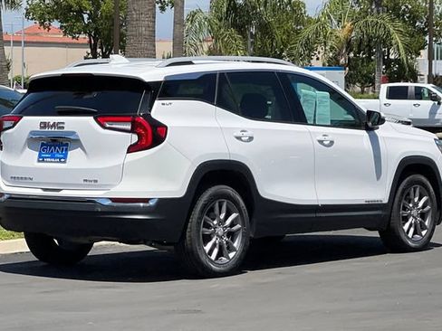 Used 2023 GMC Terrain SLT AWD/4WD image 4