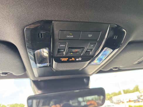 Used 2025 Lexus GX 550 w/ Accessory Package (CT) AWD/4WD image 28