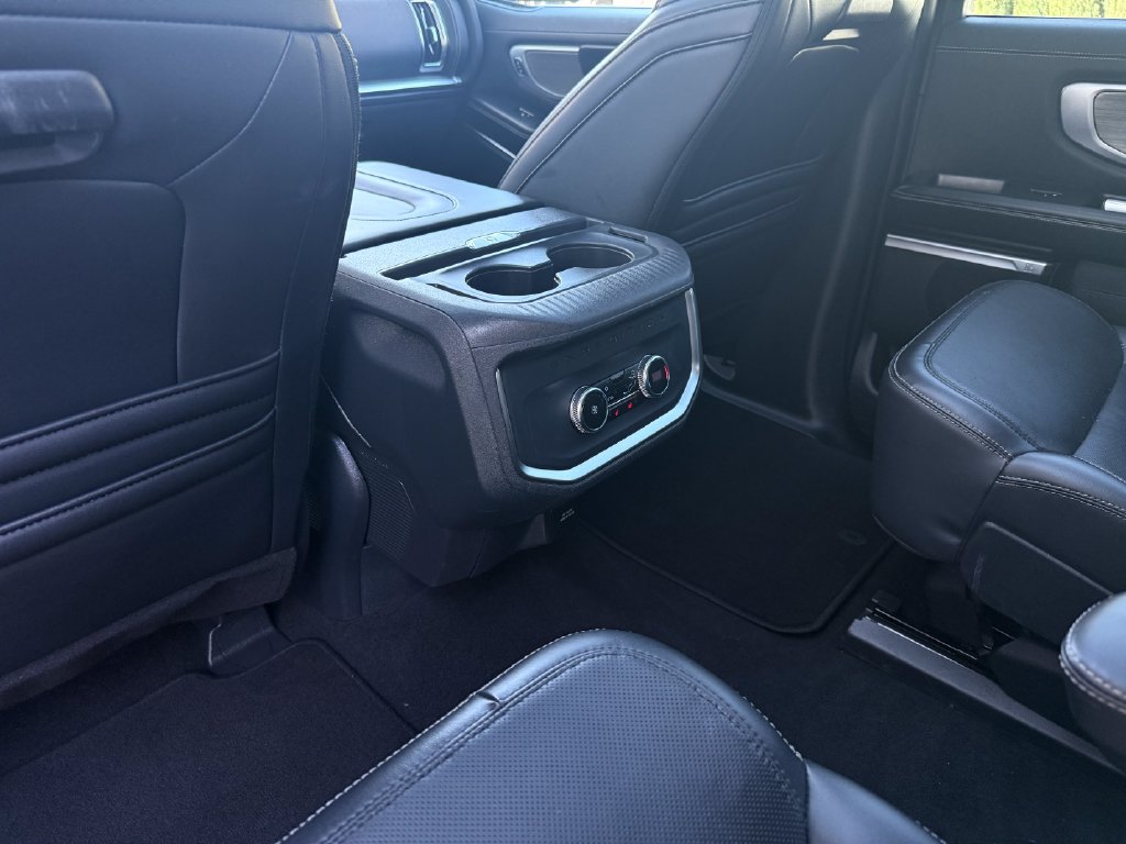 Used 2025 Ford Expedition Platinum AWD/4WD image 36