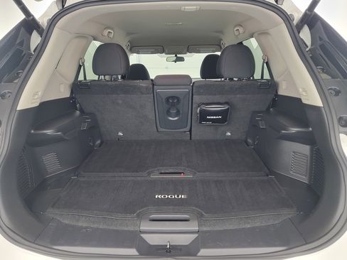 Used 2018 Nissan Rogue SV image 30