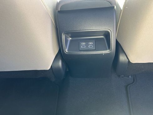 Used 2025 Toyota Corolla LE image 26