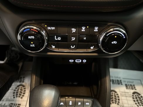 Used 2022 Chevrolet TrailBlazer RS w/ Technology Package AWD/4WD image 32