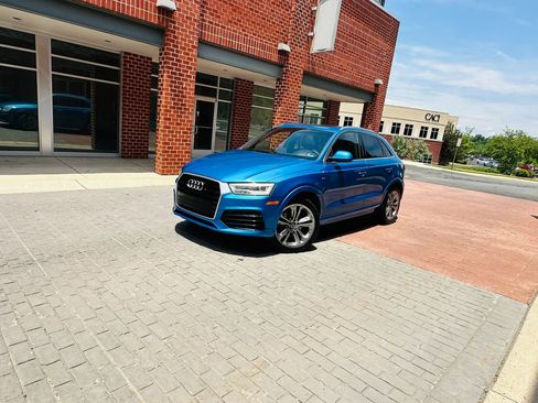 Used 2016 Audi Q3 2.0T Prestige w/ Prestige Package FWD image 3