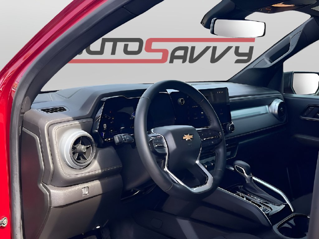 Used 2025 Chevrolet Colorado LT AWD/4WD image 9