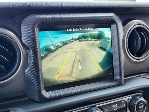 Used 2022 Jeep Wrangler Unlimited Sport AWD/4WD image 18
