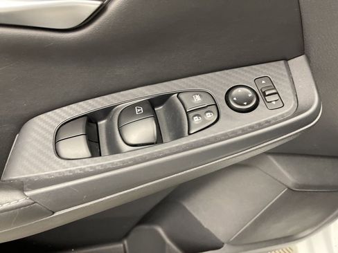 Used 2025 Nissan Sentra SV image 19