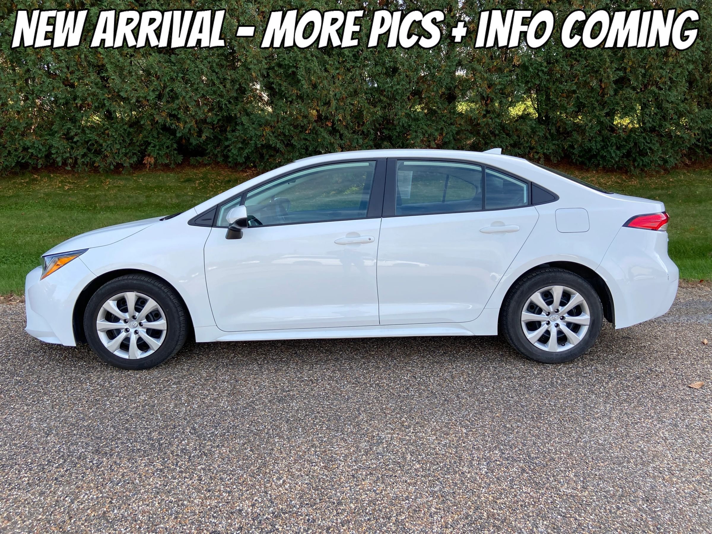 Used 2025 Toyota Corolla LE FWD image 2
