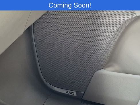 Used 2021 Cadillac Escalade ESV Premium Luxury w/ Driver Assist Tech Package RWD image 32