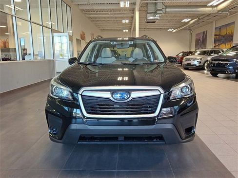 Used 2019 Subaru Forester Premium image 2