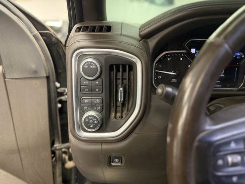 Used 2022 GMC Sierra 3500 Denali image 21