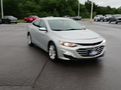 Certified 2022 Chevrolet Malibu LT FWD image 2
