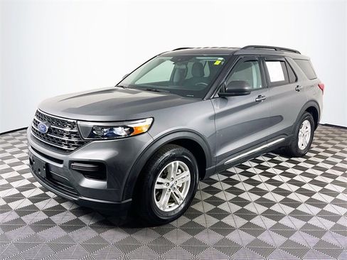 Used 2021 Ford Explorer XLT image 4
