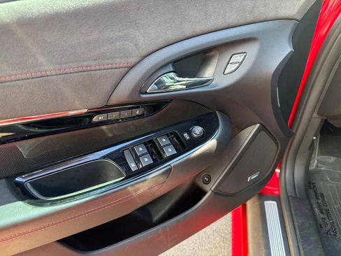 Used 2016 Chevrolet SS RWD image 9