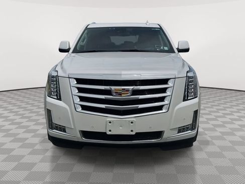 Used 2020 Cadillac Escalade Luxury AWD/4WD image 2