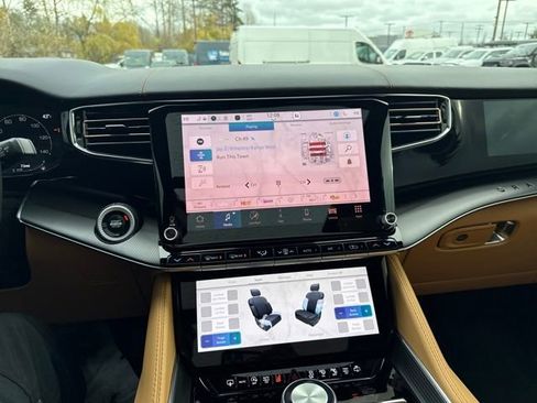 Used 2025 Jeep Grand Wagoneer L Series III w/ Quick Order Packagew 28T image 23