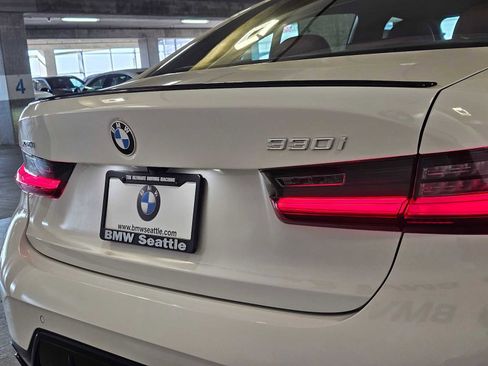 Used 2025 BMW 330i xDrive Sedan w/ M Sport Package image 7