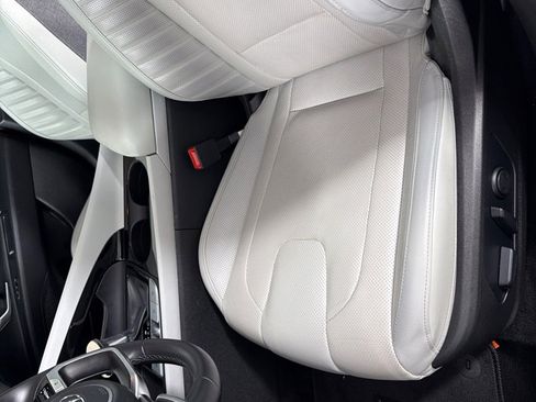 Used 2021 Hyundai Elantra Limited w/ Cargo Package image 11