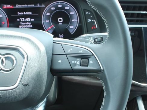 Used 2021 Audi Q8 Prestige AWD/4WD image 25