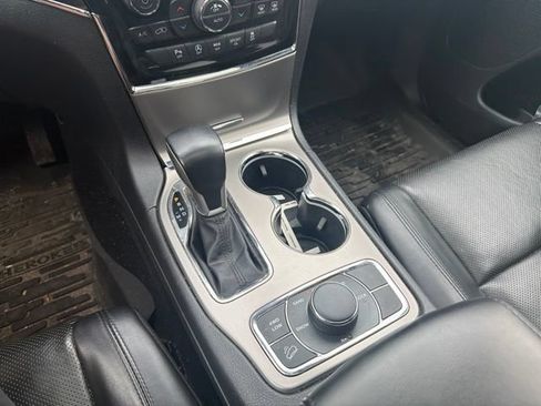 Used 2021 Jeep Grand Cherokee Limited w/ Luxury Group II AWD/4WD image 19